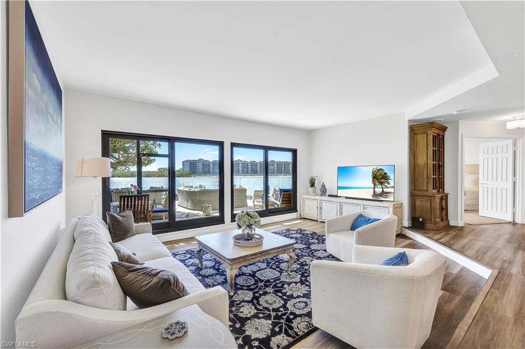 304 La Peninsula BLVD Unit: 304