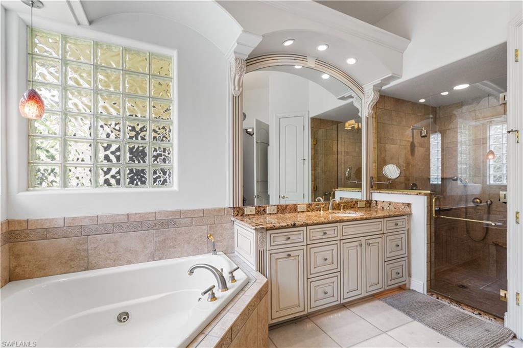 914 Villa Florenza DR
