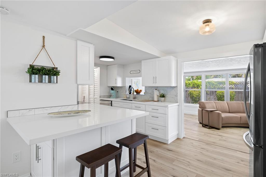 1343 Delmar LN