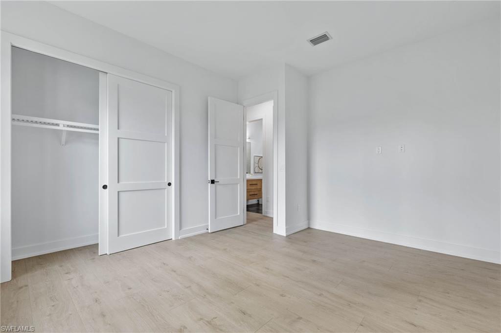 3039 Woodstock AVE