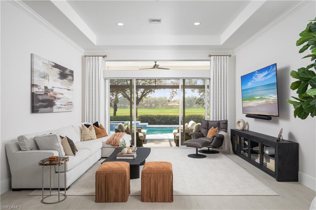 914 Villa Florenza DR