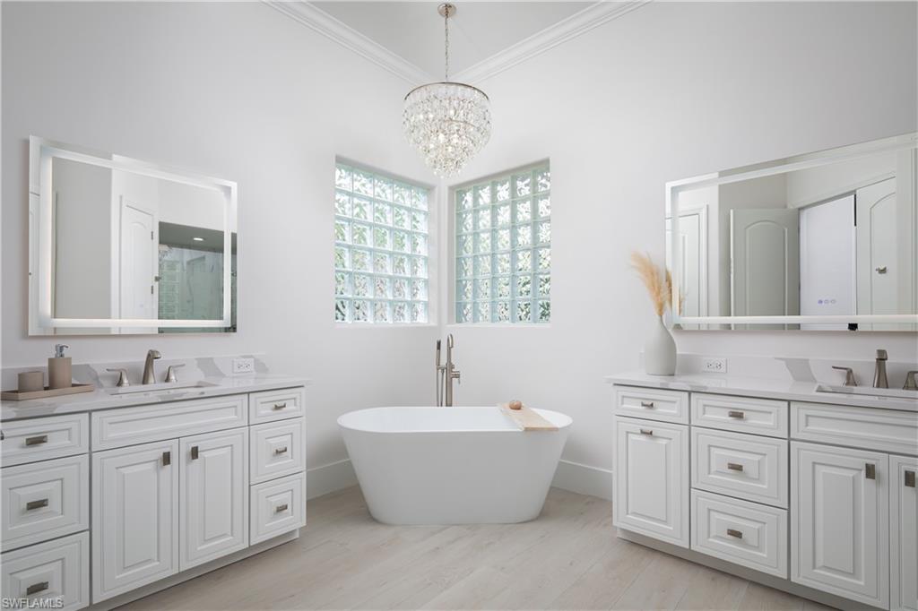 914 Villa Florenza DR