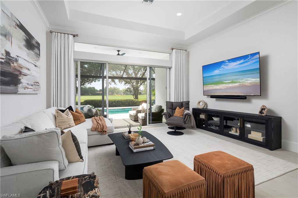 914 Villa Florenza DR