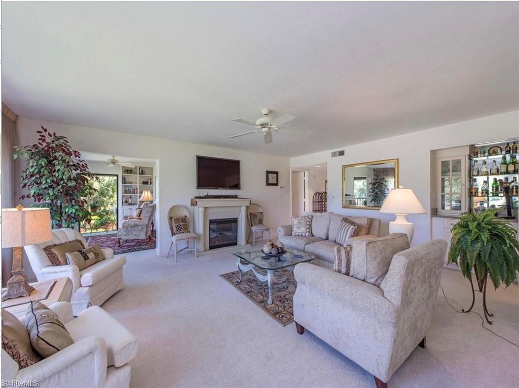 724 Wildwood LN