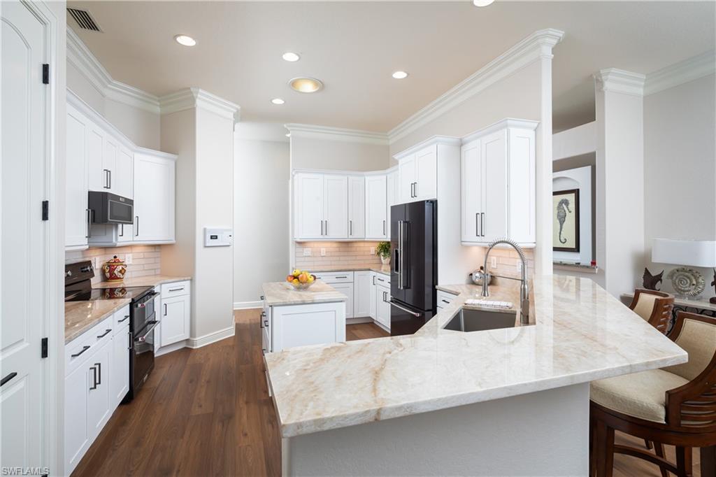 984 Glen Lake CIR
