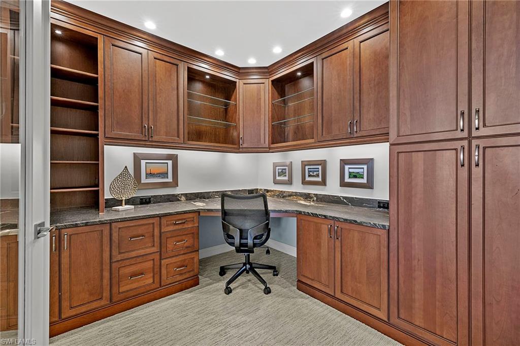 2400 Gulf Shore BLVD N # 4 Unit: PH-4