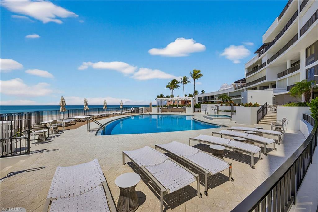 2400 Gulf Shore BLVD N # 4 Unit: PH-4