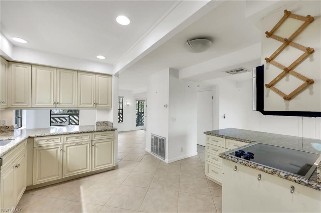 9780 Vanderbilt DR