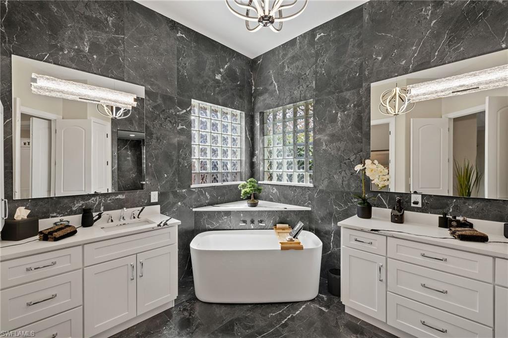 876 Villa Florenza DR