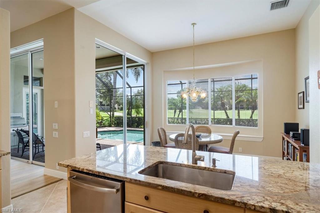 1094 Camelot CIR