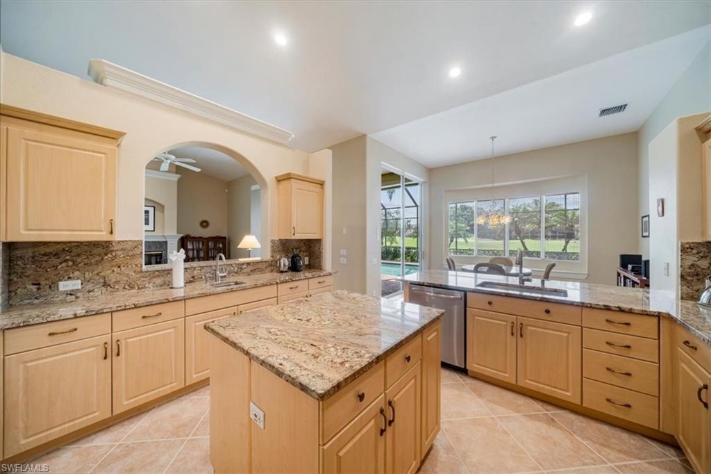 1094 Camelot CIR