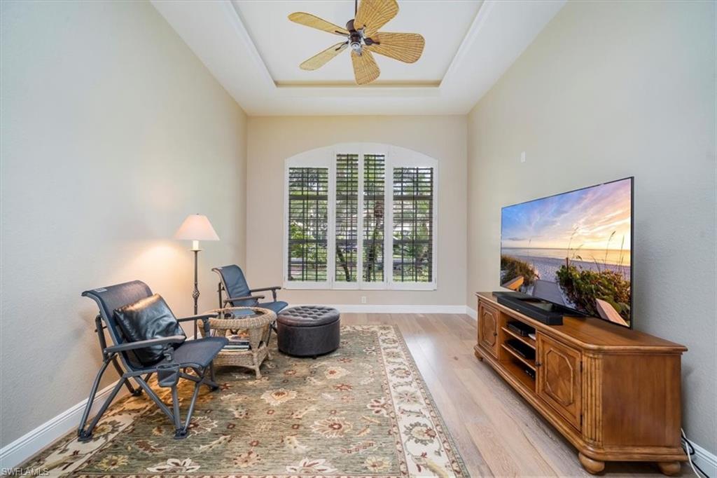 1094 Camelot CIR