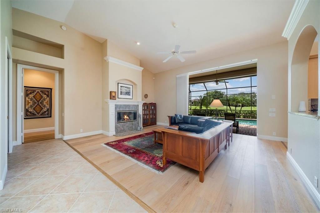 1094 Camelot CIR