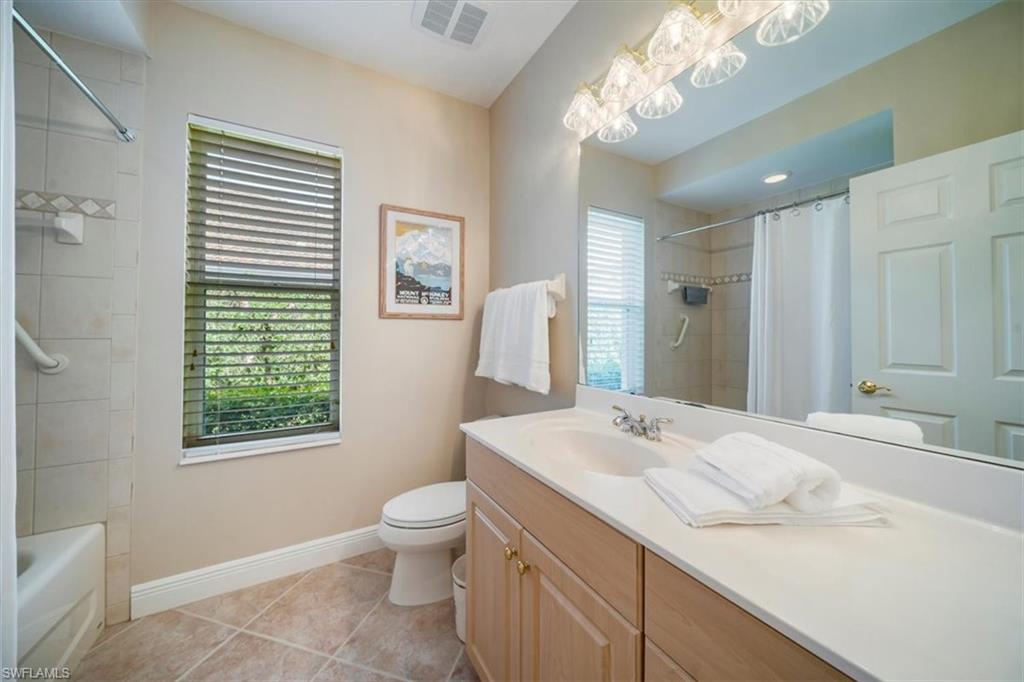 1094 Camelot CIR