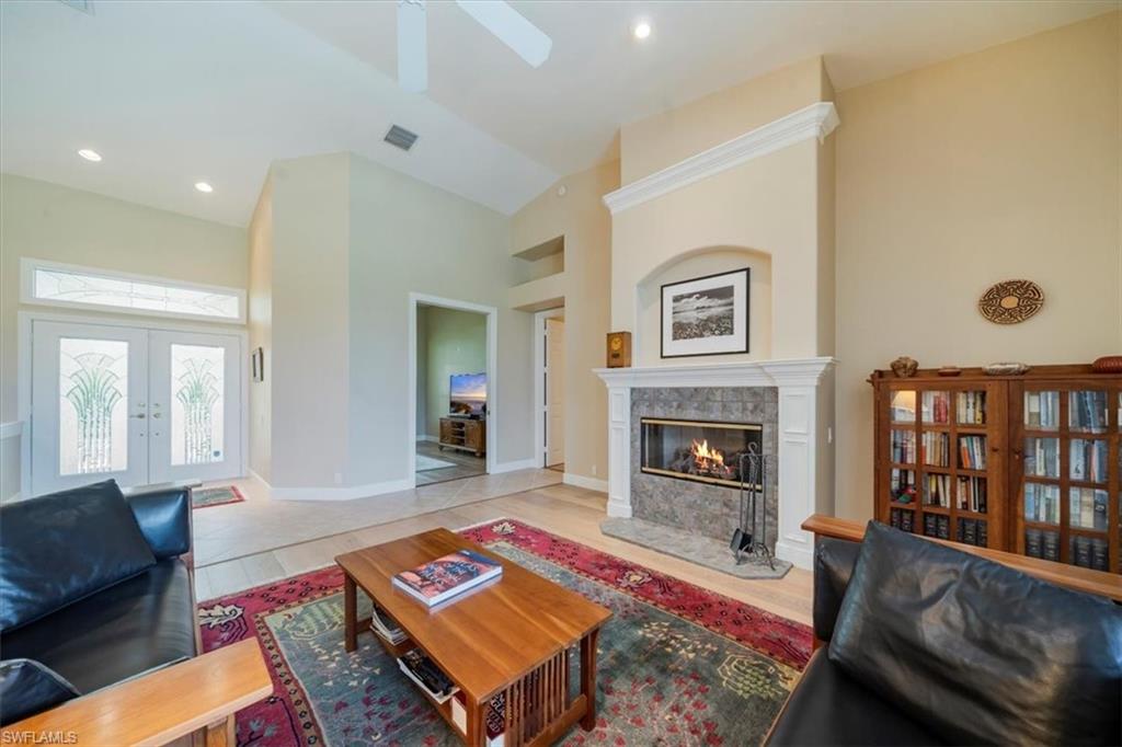 1094 Camelot CIR