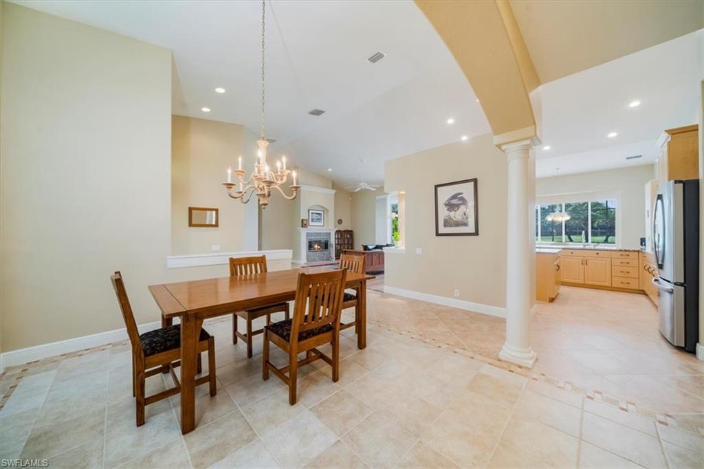1094 Camelot CIR