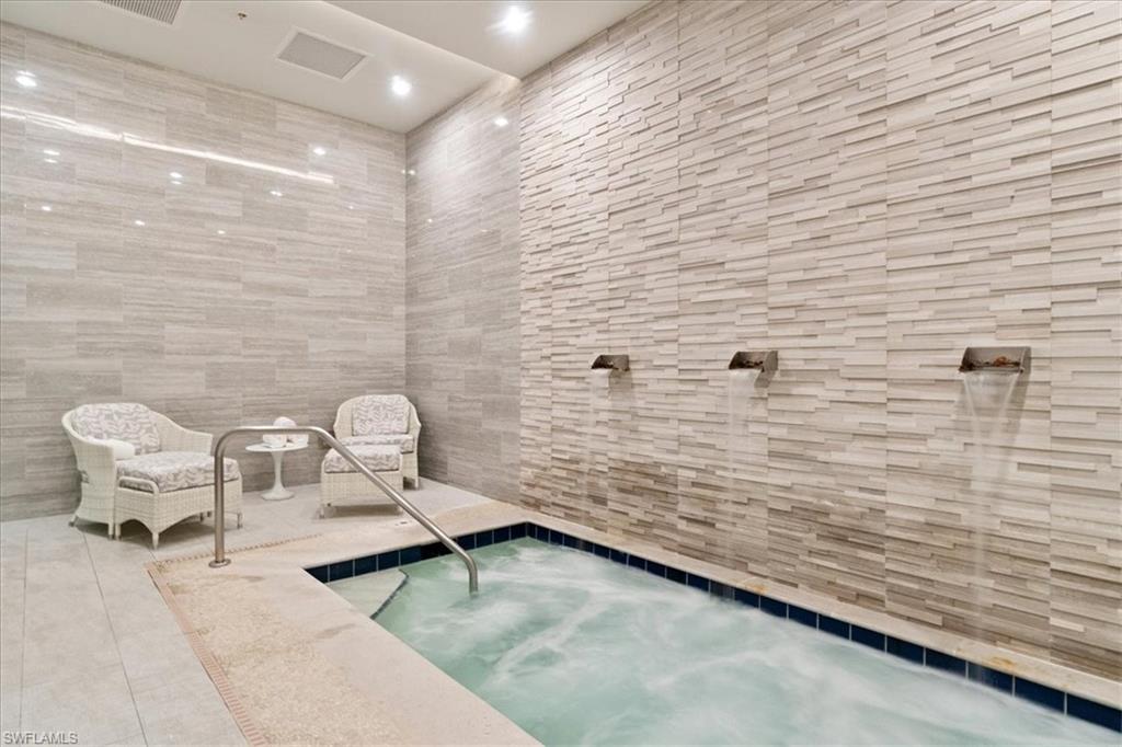 1094 Camelot CIR