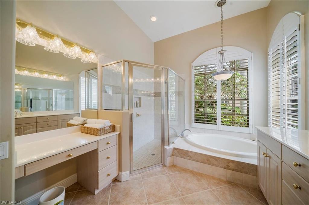 1094 Camelot CIR