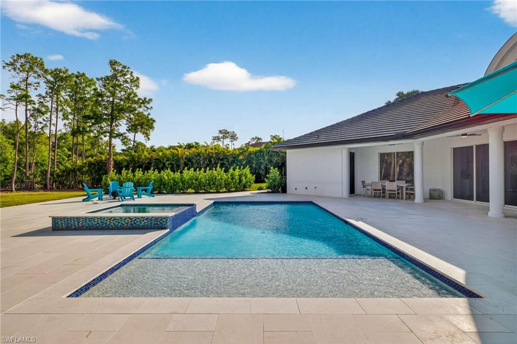 6461 Livingston Woods LN