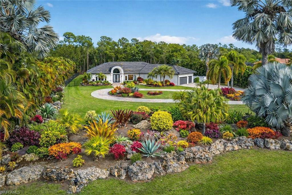 6461 Livingston Woods LN