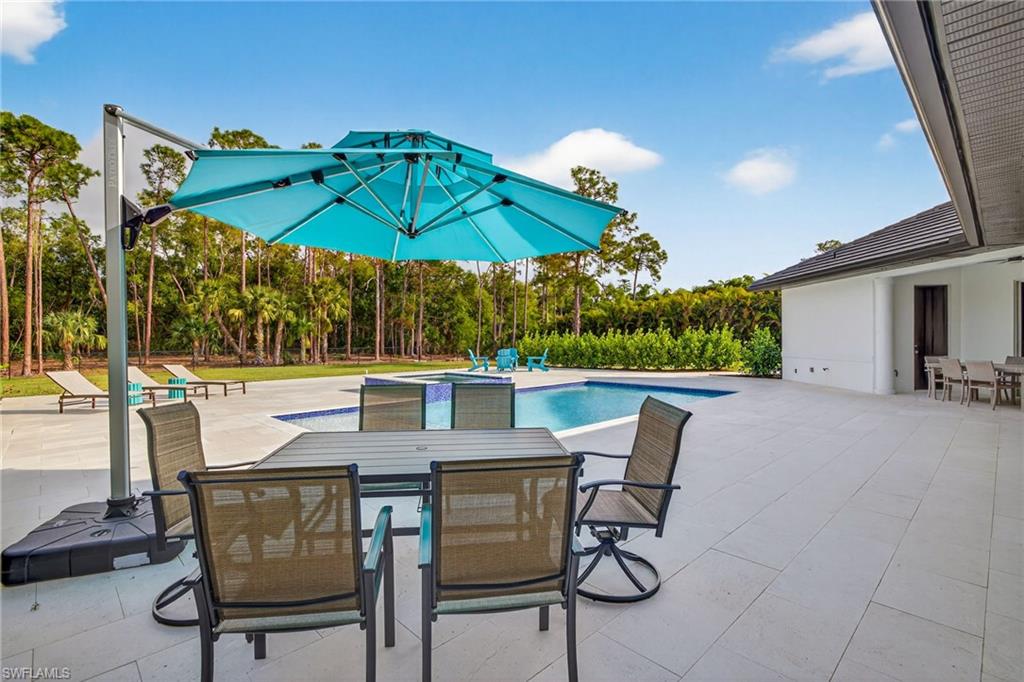 6461 Livingston Woods LN