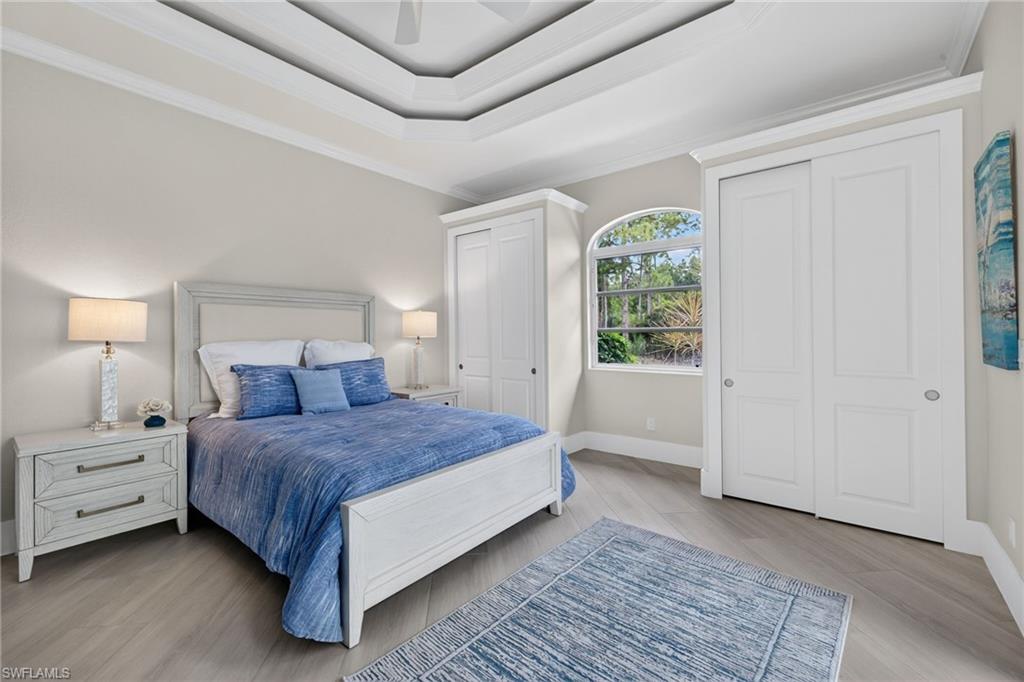 6461 Livingston Woods LN