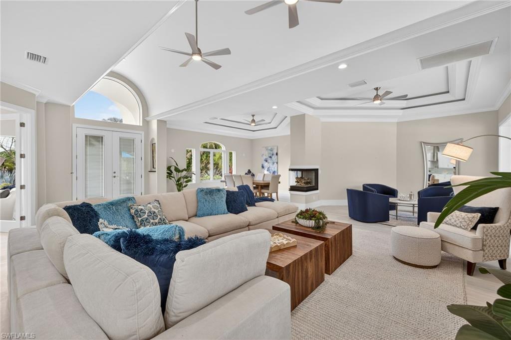 6461 Livingston Woods LN