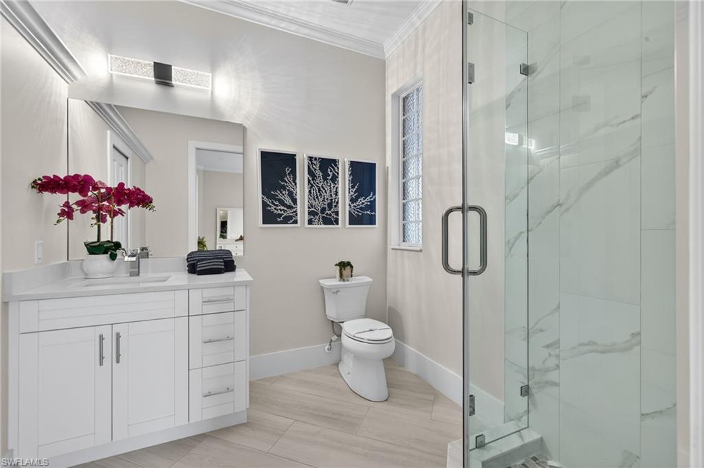 6461 Livingston Woods LN