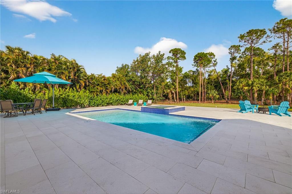 6461 Livingston Woods LN