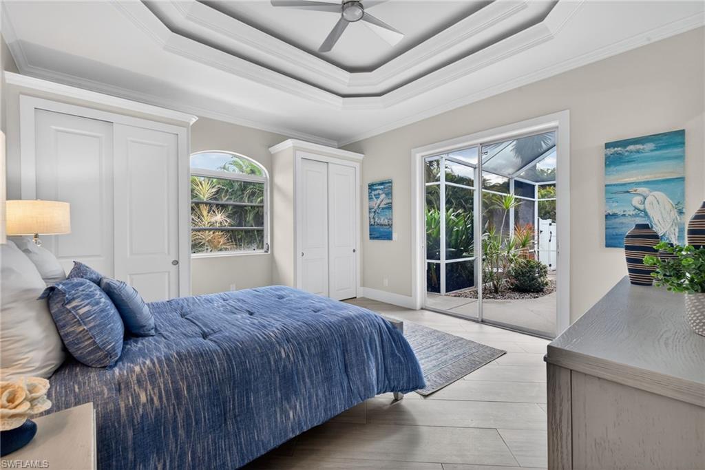 6461 Livingston Woods LN