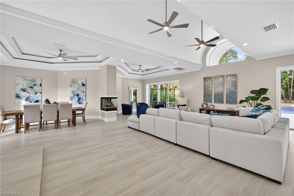 6461 Livingston Woods LN