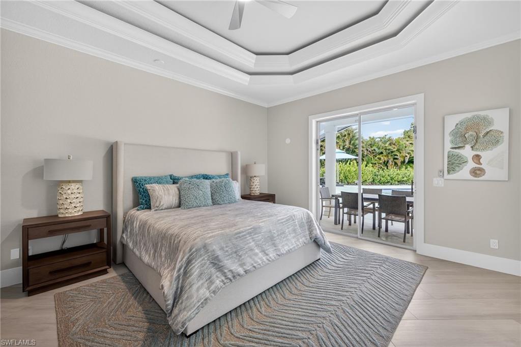 6461 Livingston Woods LN