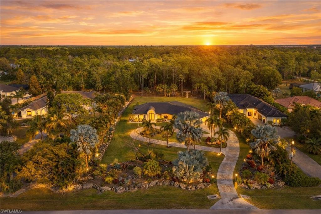 6461 Livingston Woods LN