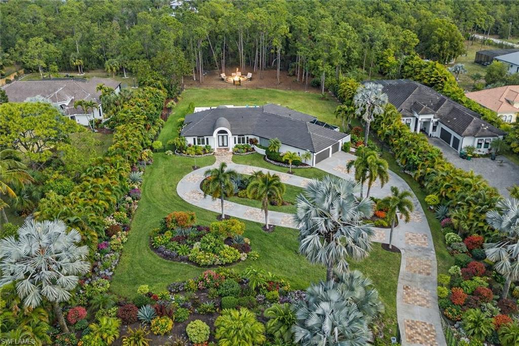 6461 Livingston Woods LN