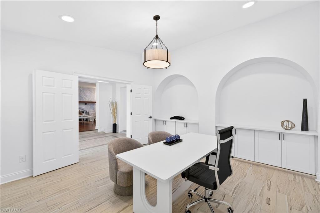 250 19th ST NW