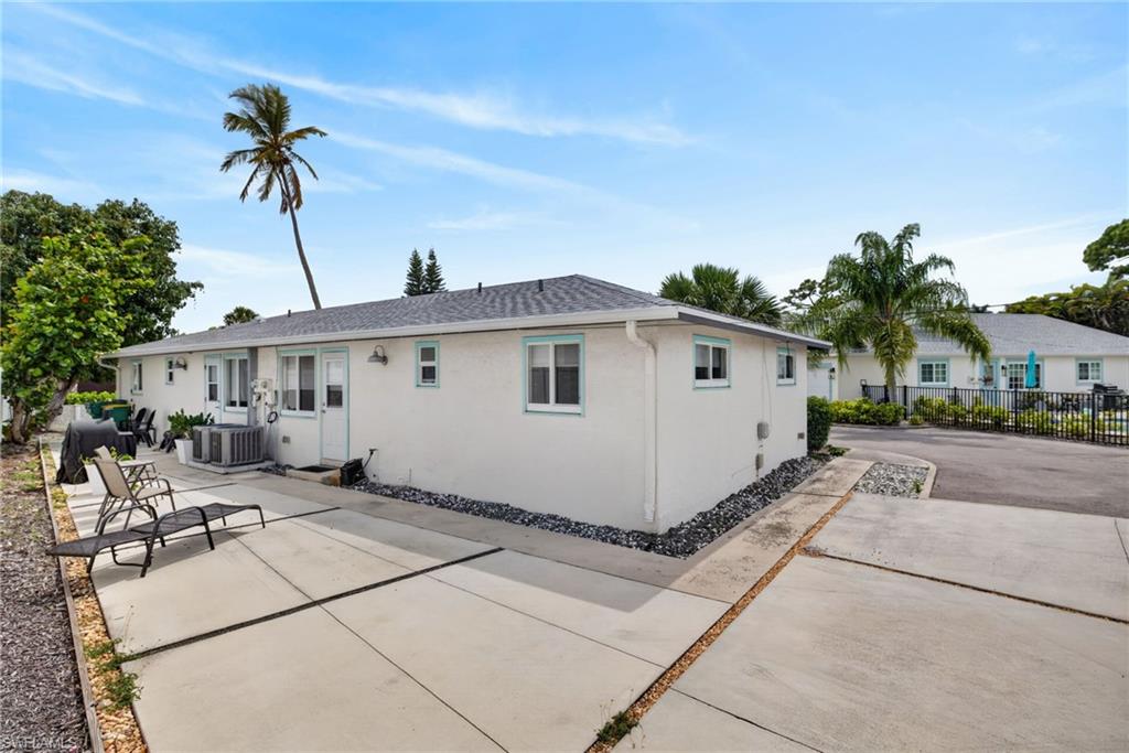 549 94th AVE N