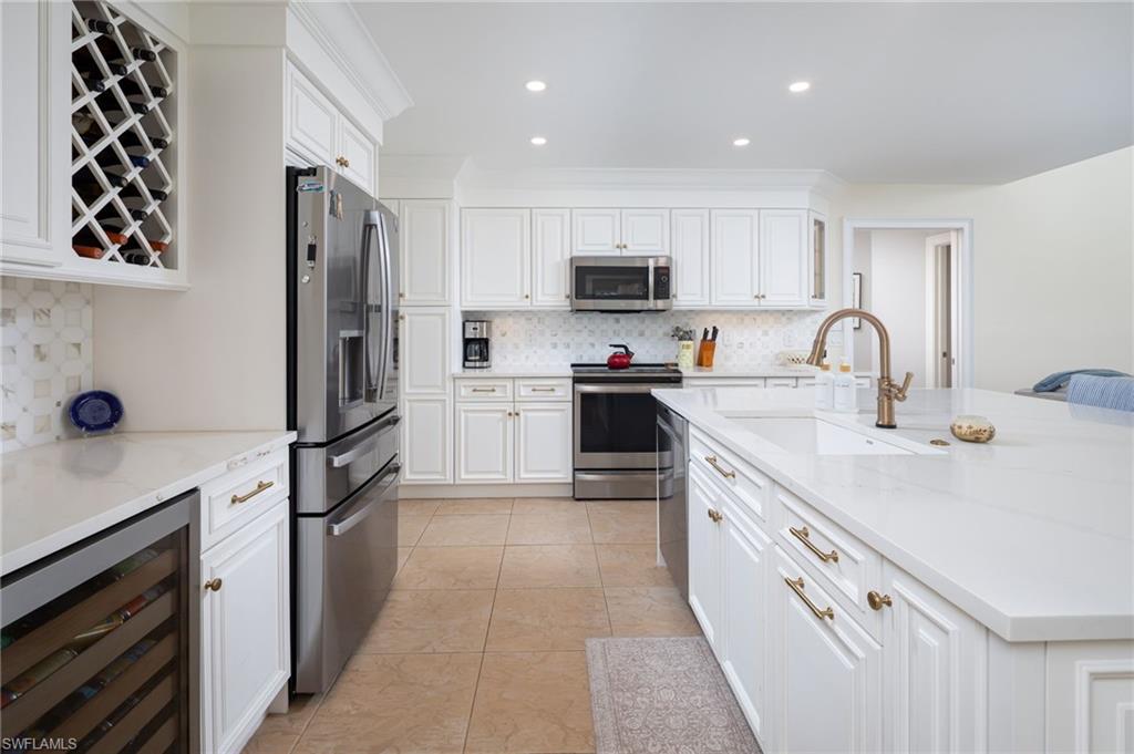 196 Monterey DR