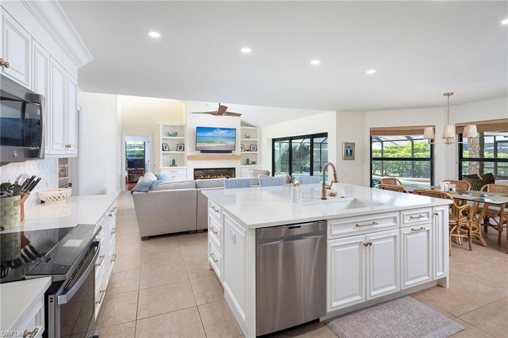 196 Monterey DR