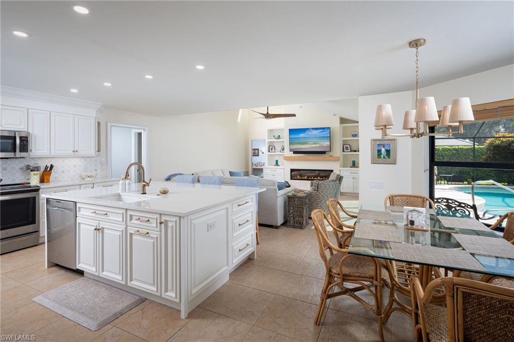 196 Monterey DR