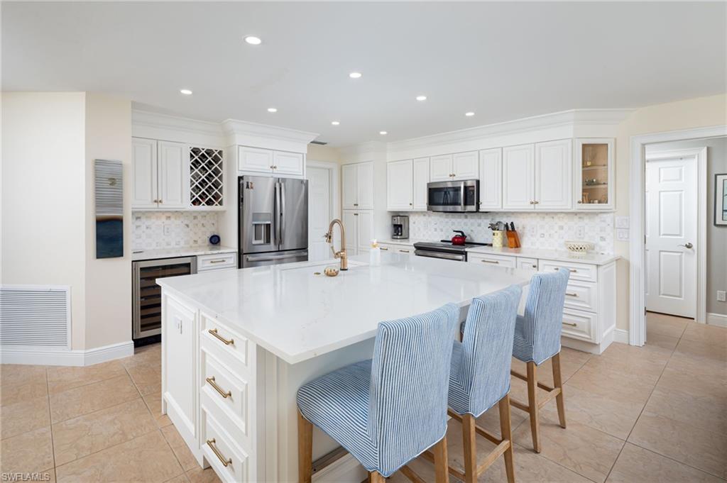 196 Monterey DR