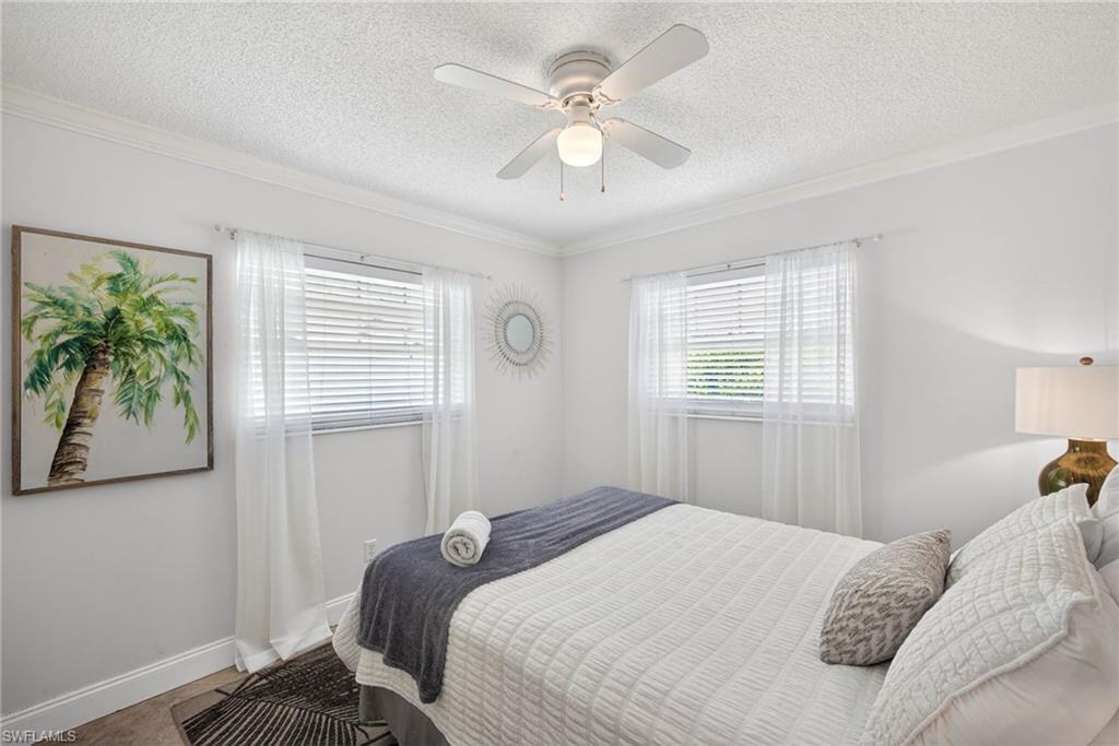 559/563 105th AVE N