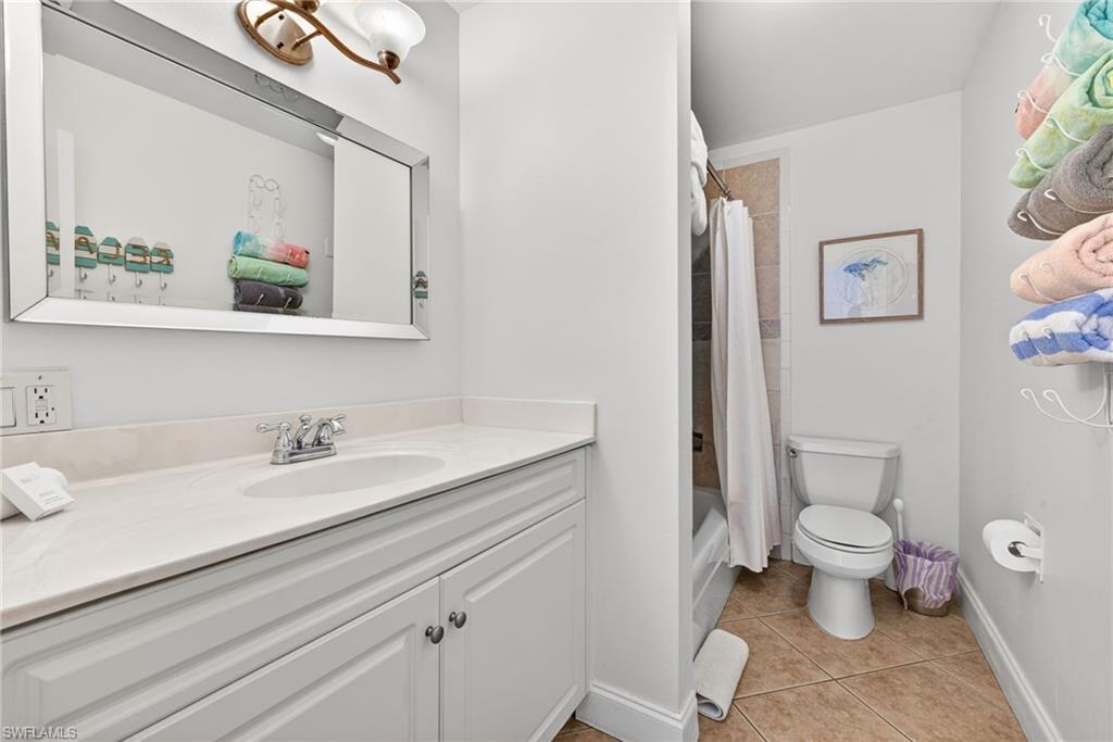 559/563 105th AVE N