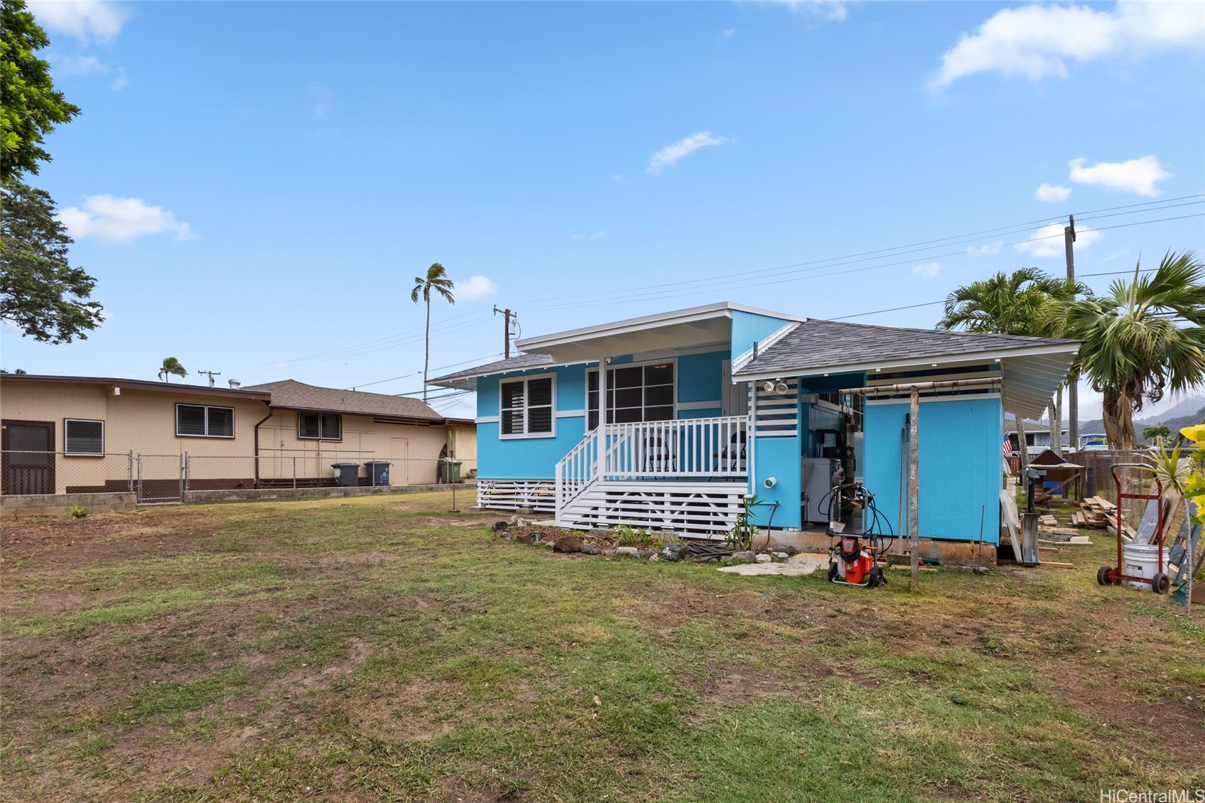 628 Maluniu Avenue