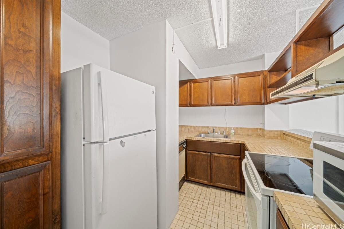 101 AUPUNI Street 521