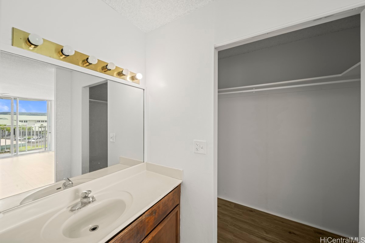 101 AUPUNI Street 521