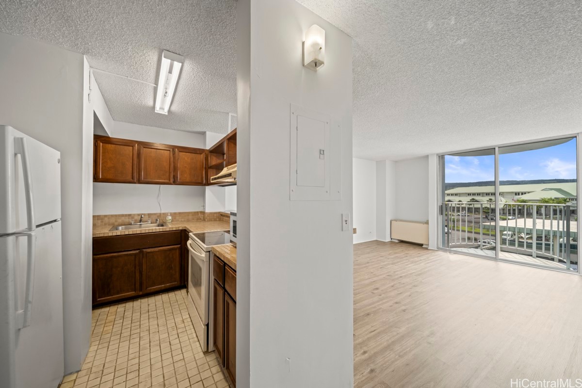 101 AUPUNI Street 521