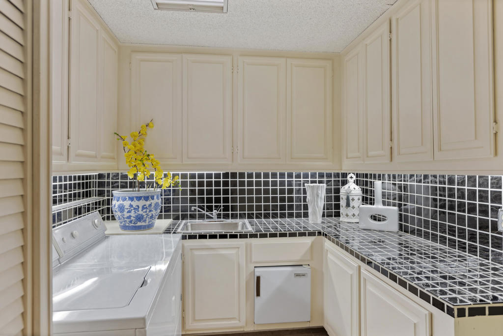 73335 Oriole Court