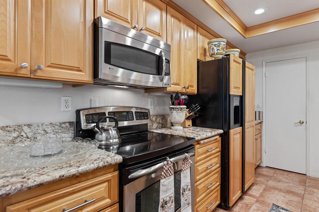 73335 Oriole Court