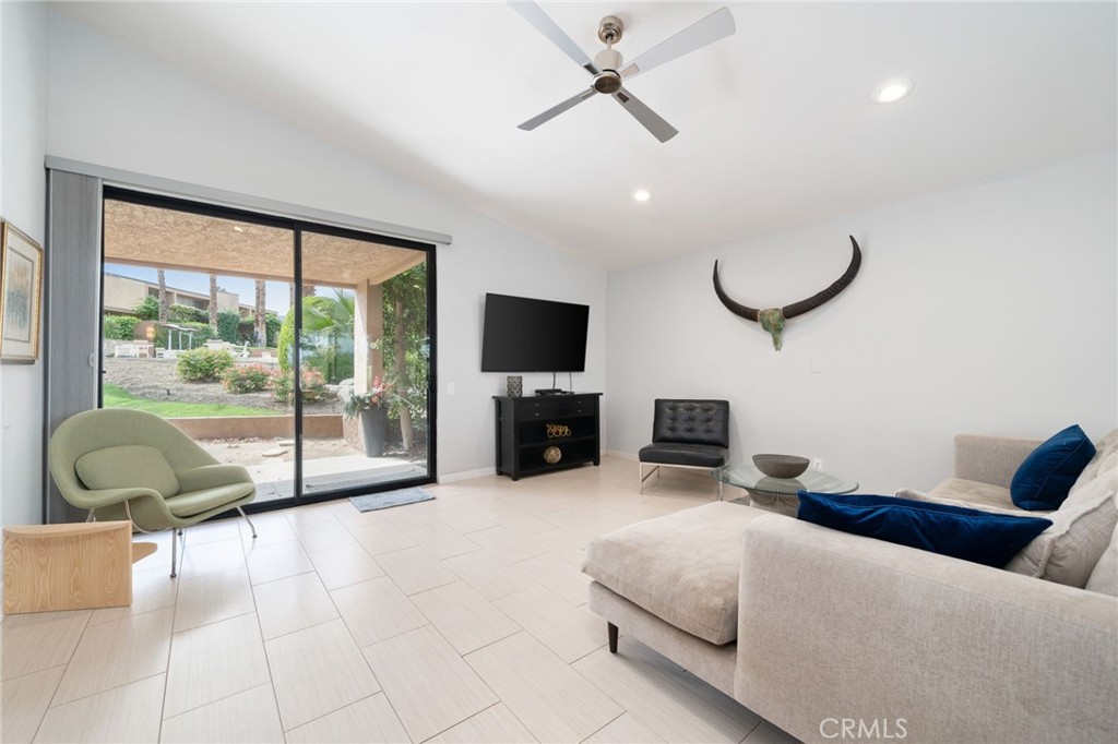 48915 Mariposa Drive