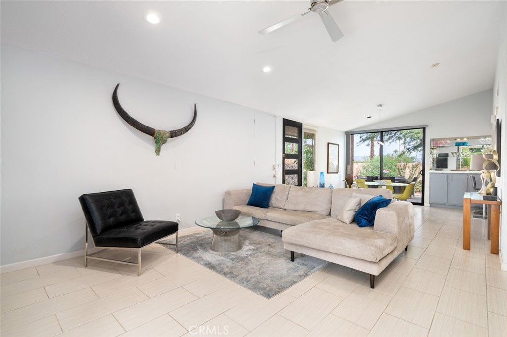 48915 Mariposa Drive